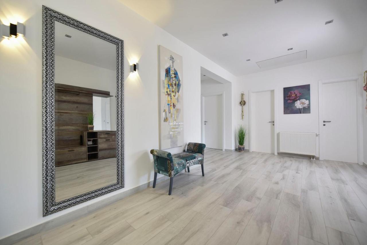Moderner Bungalow Mit Meerblick لون المظهر الخارجي الصورة