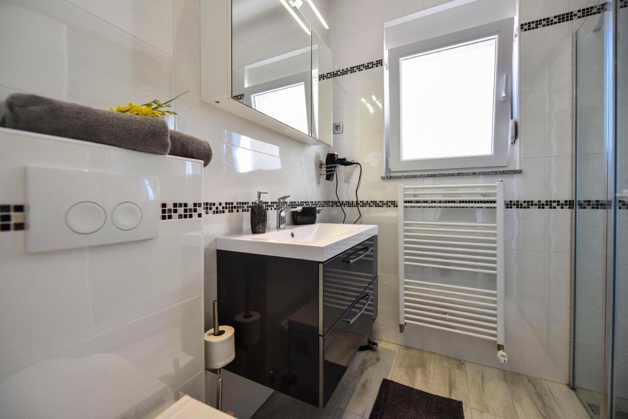 Moderner Bungalow Mit Meerblick لون المظهر الخارجي الصورة
